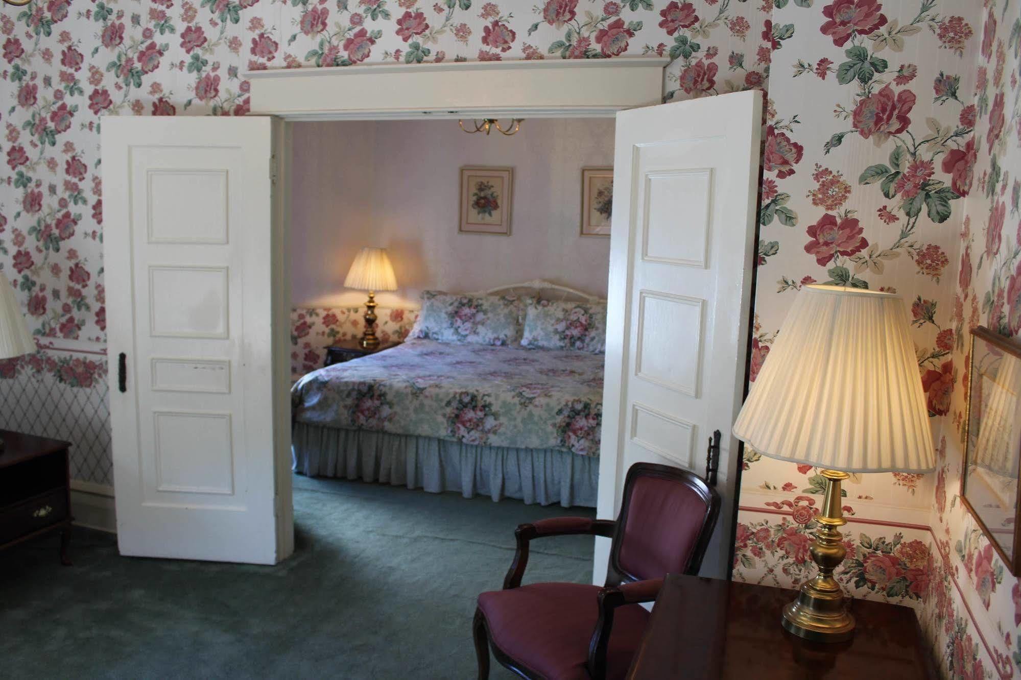 White Inn Fredonia Eksteriør bilde