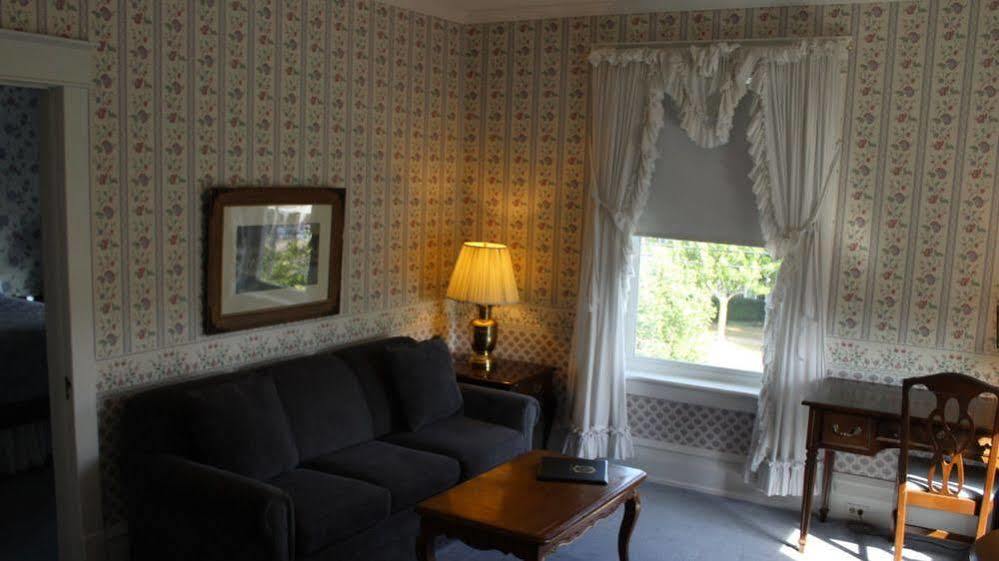 White Inn Fredonia Eksteriør bilde